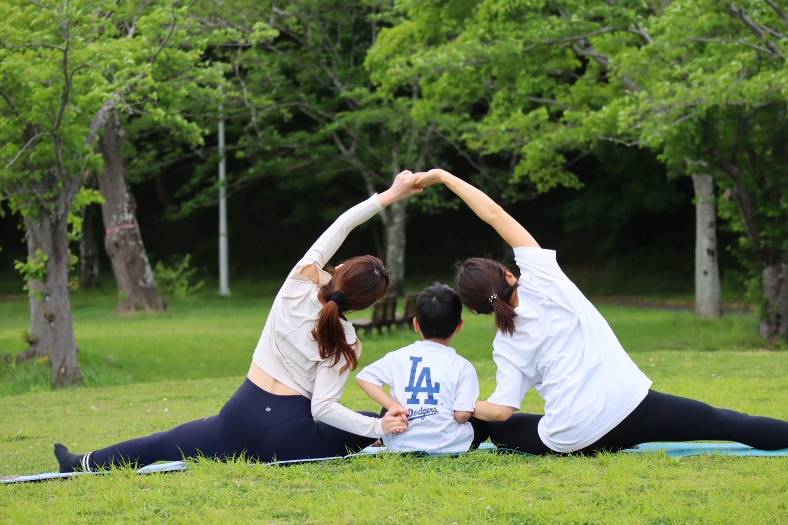 親子ペアヨガ 夫婦、カップル、友達ペアヨガ 子連れヨガ